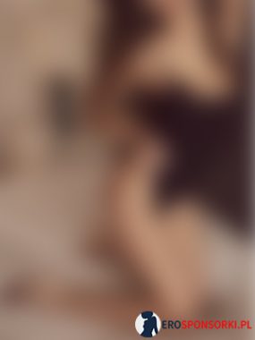 Dojrzała szuka młodego | Napalona Majka z autem